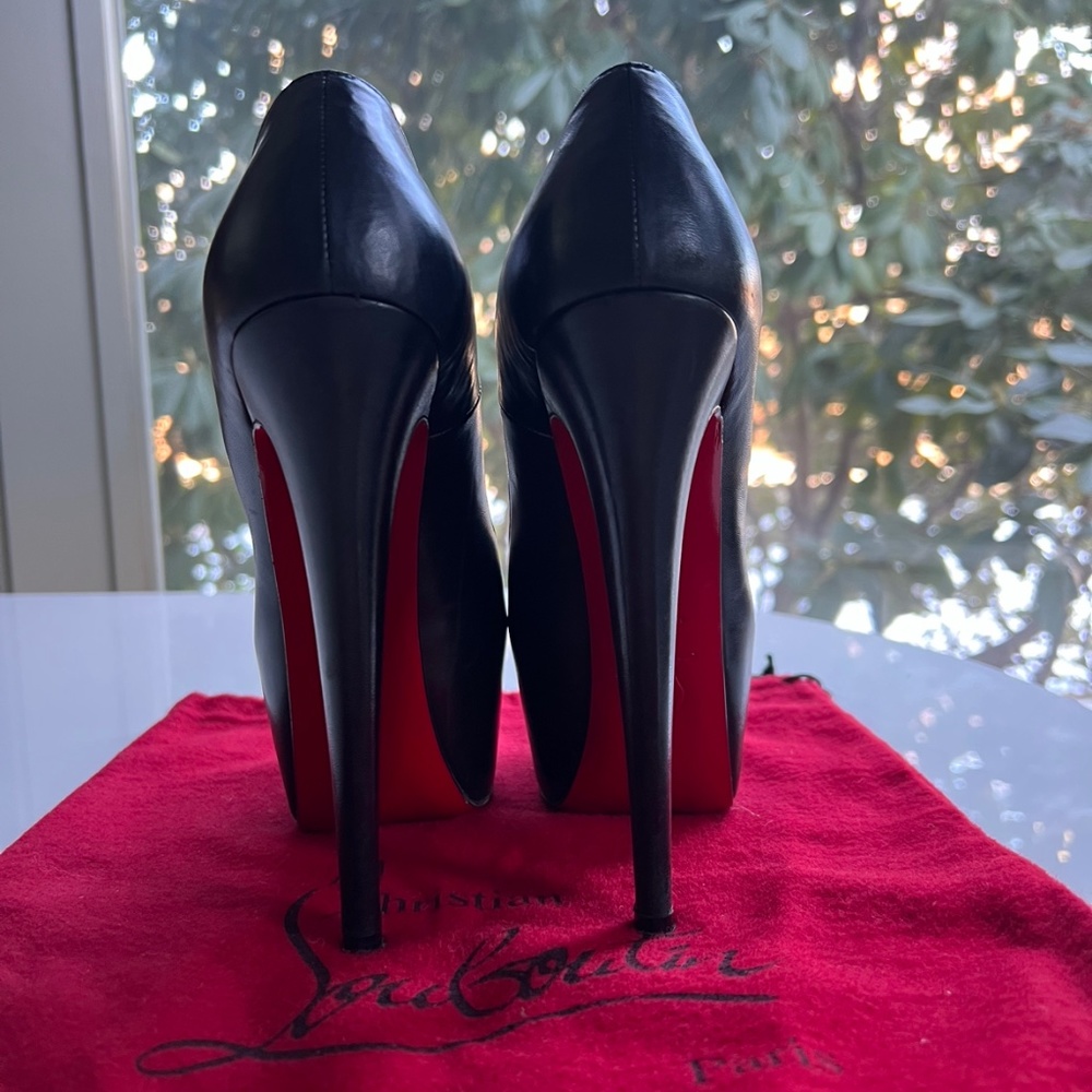 Christian Louboutin Pumps